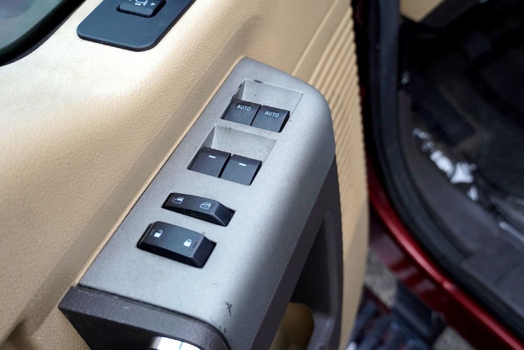 Used 2015 Ford F250 XLT w/ XLT Premium Package image 23