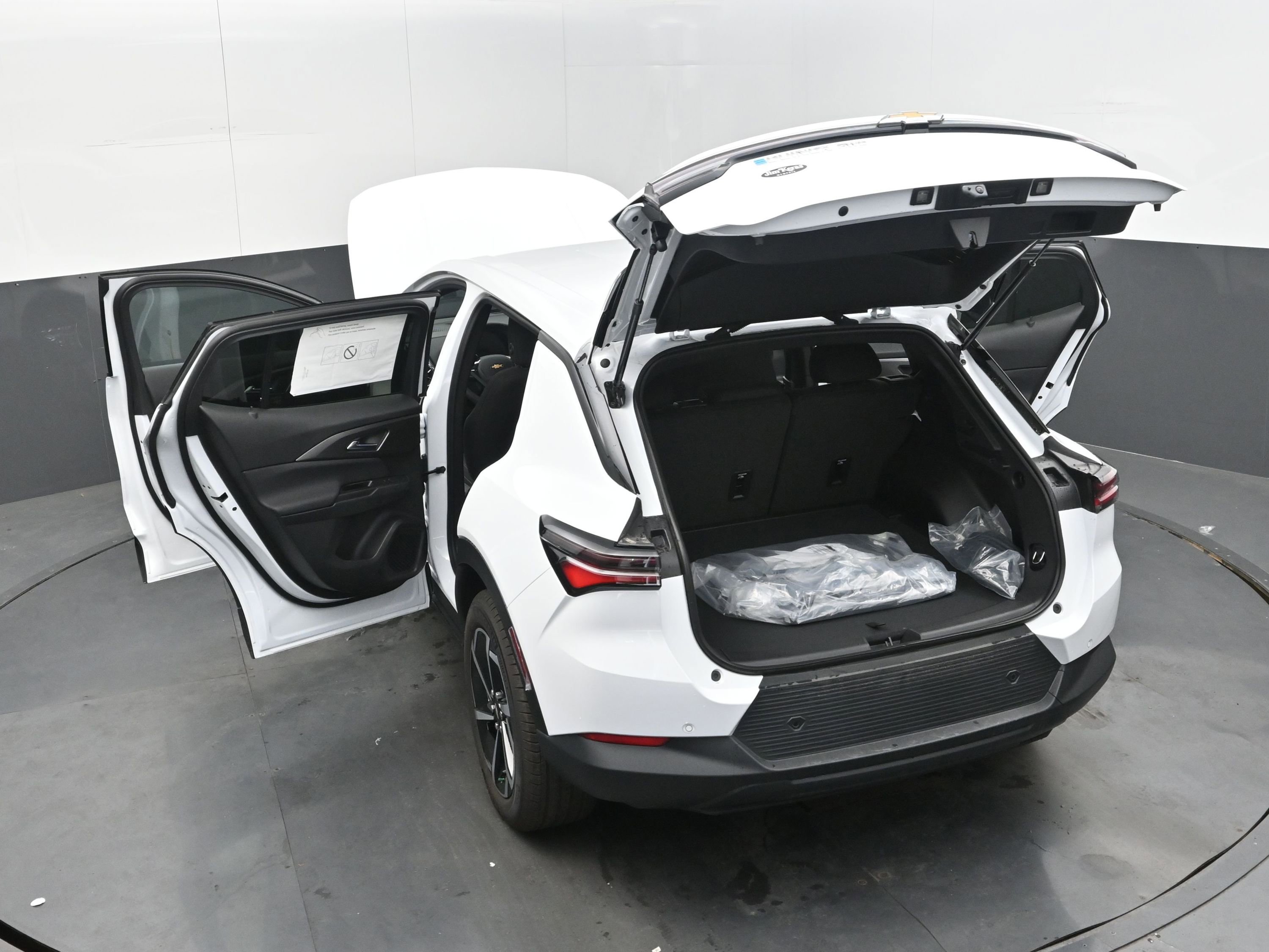 New 2026 Chevrolet Equinox EV LT image 41