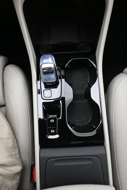 Used 2026 Volvo XC40 B5 Plus AWD/4WD image 11
