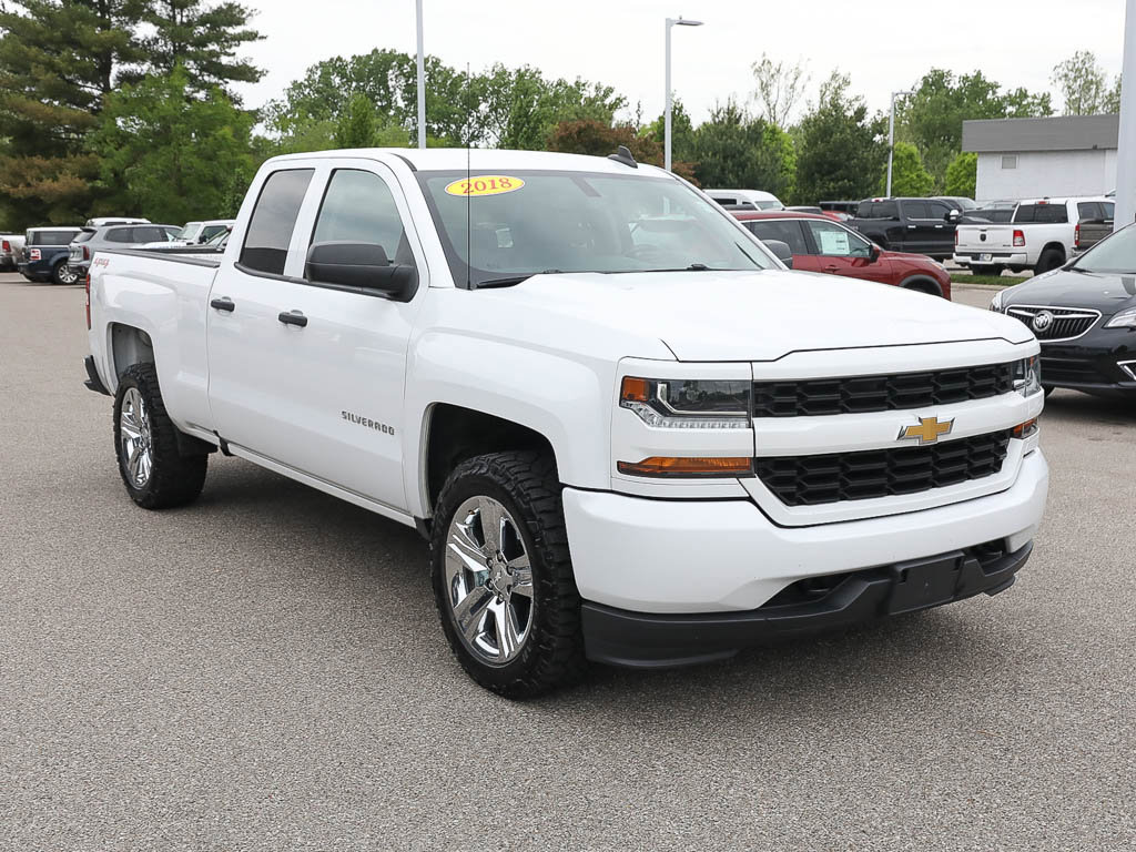 Used 2018 Chevrolet Silverado 1500 Custom w/ Custom Value Package AWD/4WD image 9