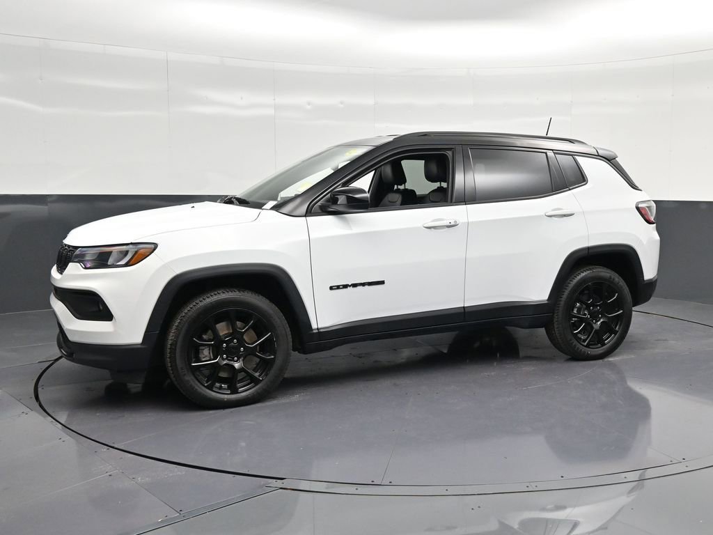 Used 2023 Jeep Compass Altitude AWD/4WD image 7