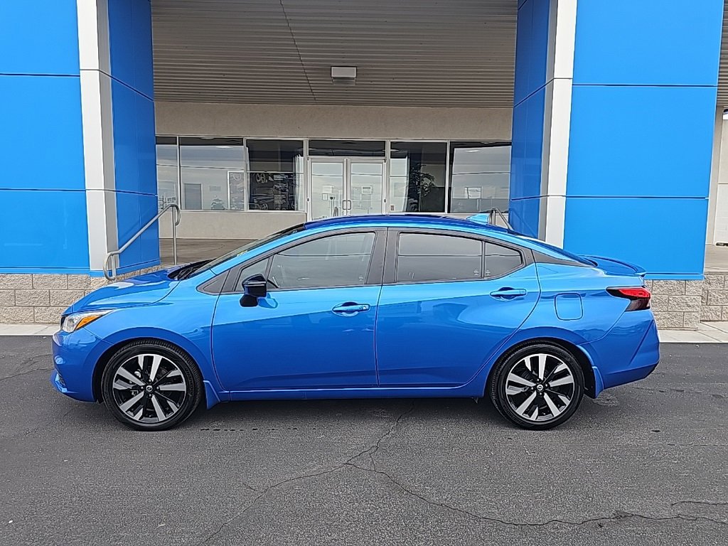 Used 2022 Nissan Versa SR image 6
