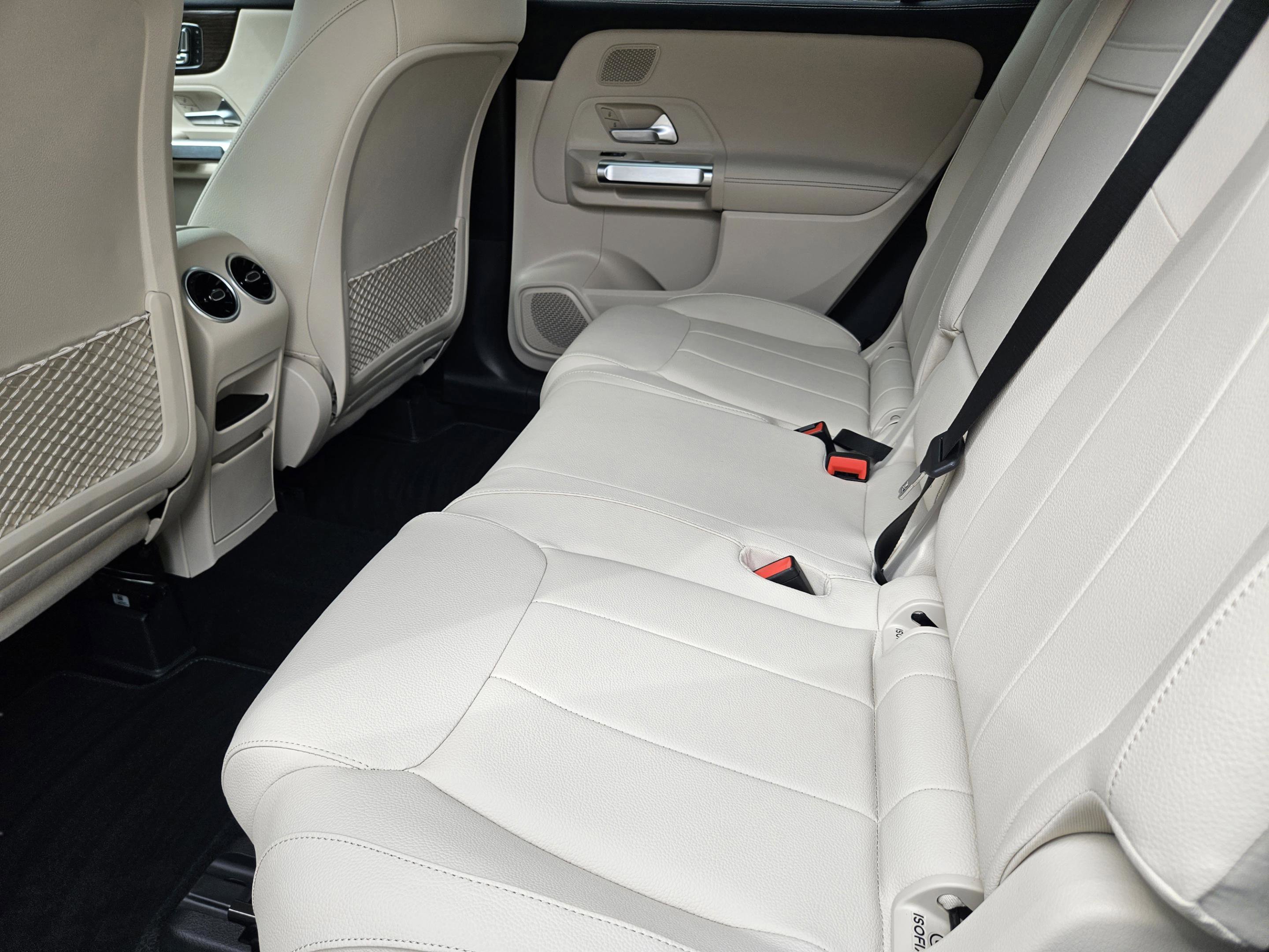 Certified 2026 Mercedes-Benz GLB 250 image 30