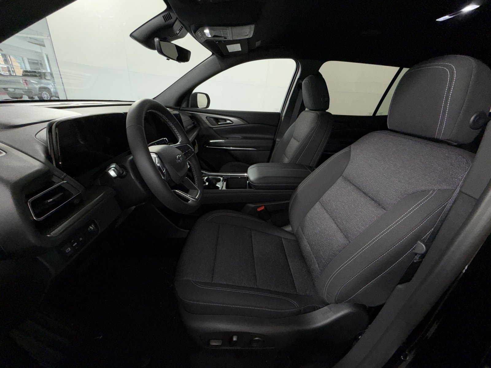 New 2027 Chevrolet Traverse LT w/ Midnight/Sport Edition FWD image 13