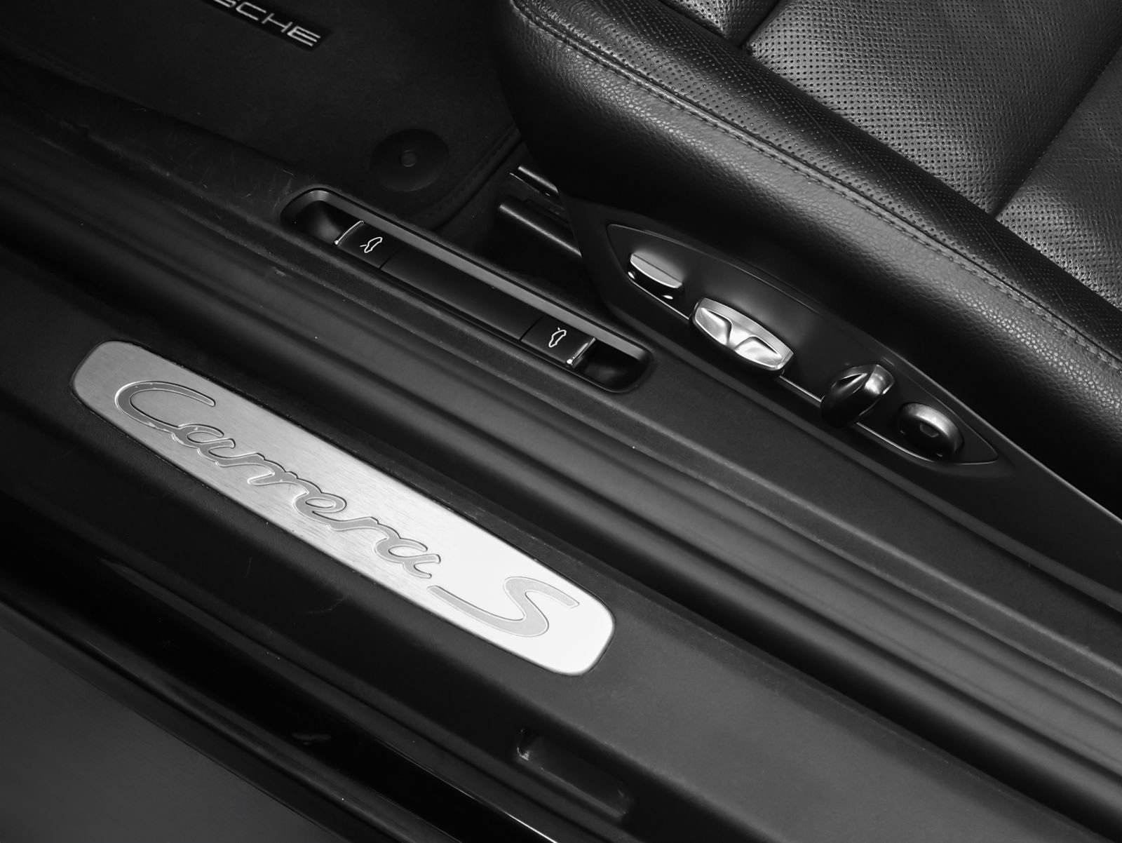 Certified 2015 Porsche 911 Carrera S RWD image 31