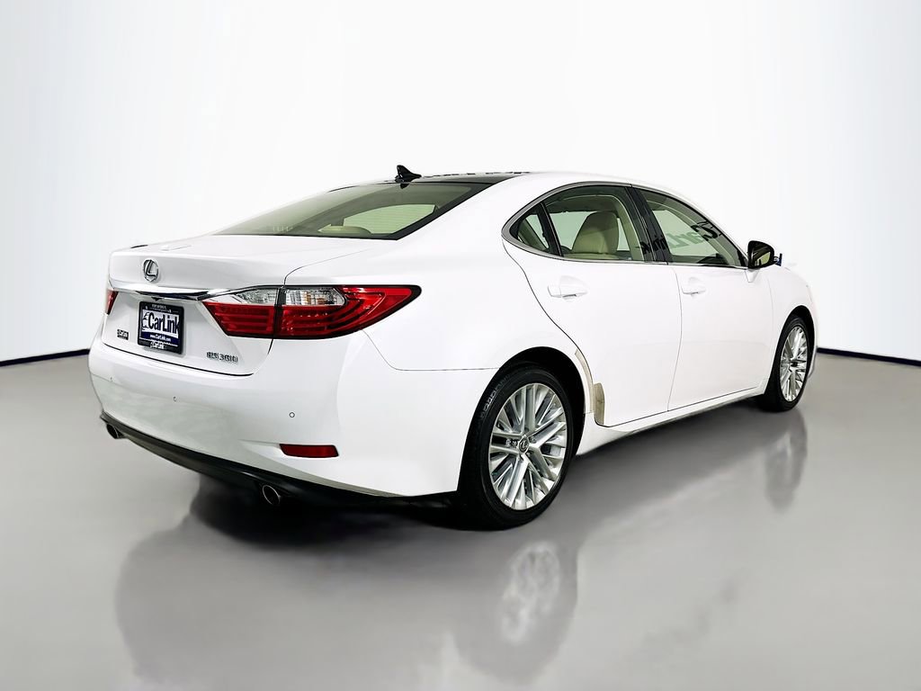Used 2015 Lexus ES 350 w/ Ultra Luxury Package FWD image 8