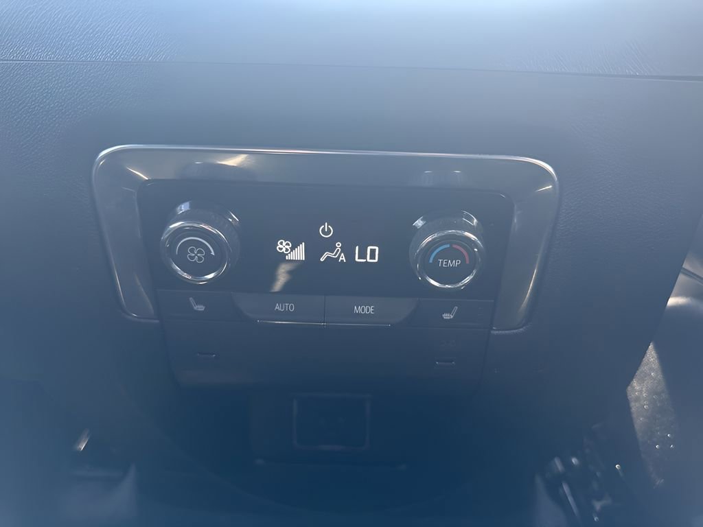 Used 2025 Chevrolet Tahoe High Country w/ Sun And Tow Package image 15