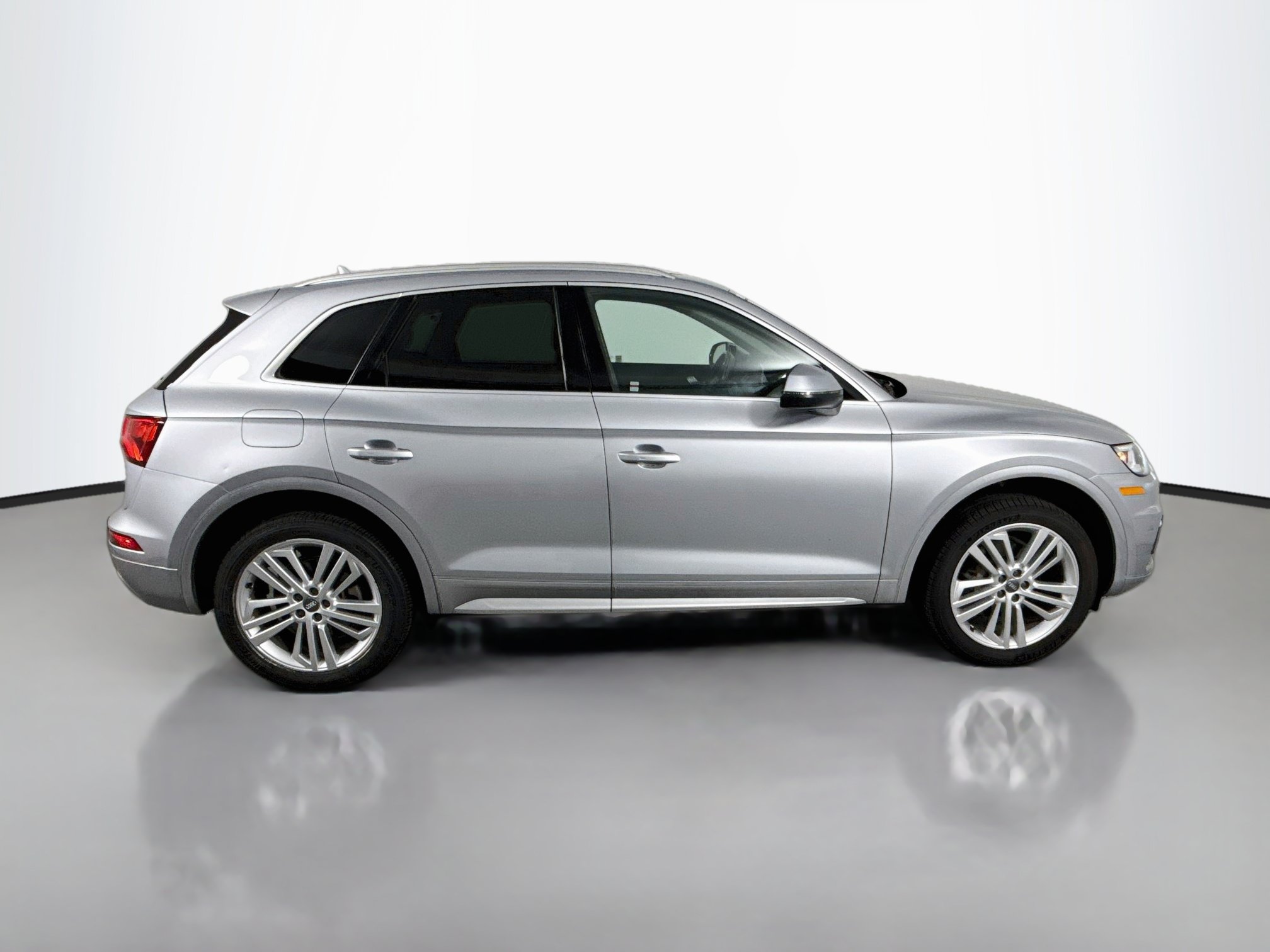 Used 2018 Audi Q5 2.0T Premium Plus w/ Premium Plus Package AWD/4WD image 8