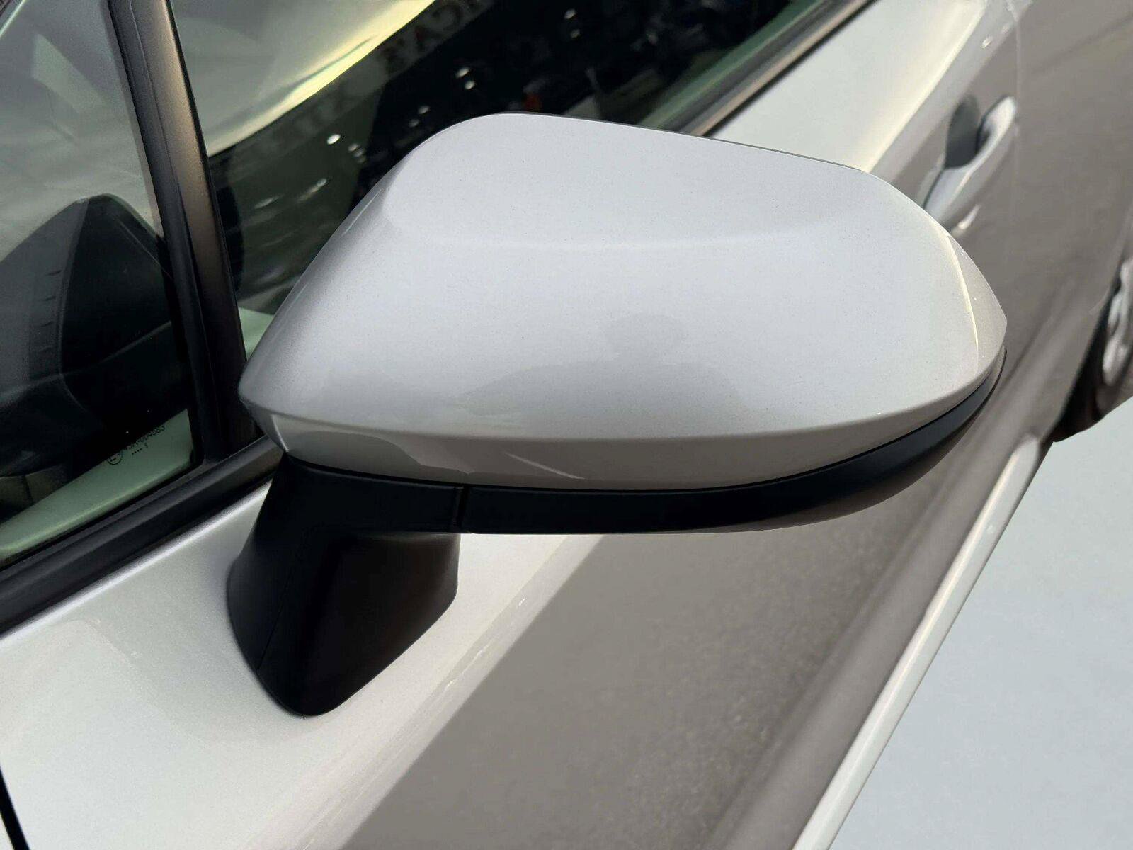 Used 2025 Toyota Corolla LE FWD image 13