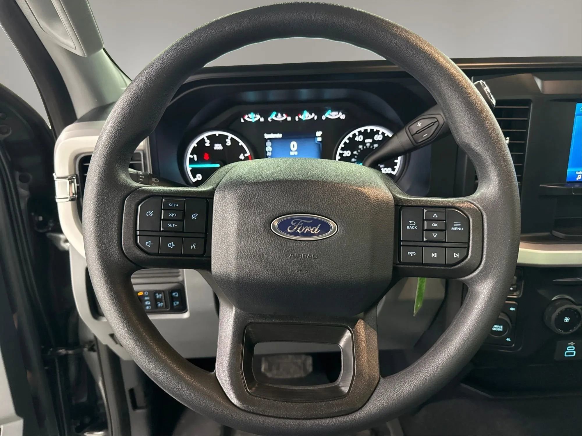 Used 2025 Ford F350 XLT w/ FX4 Off-Road Package image 16