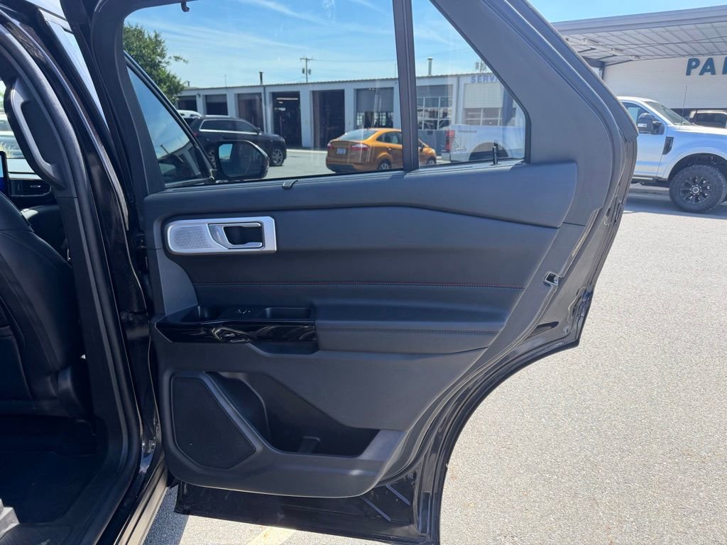 Used 2023 Ford Explorer ST w/ Equipment Group 401A AWD/4WD image 34