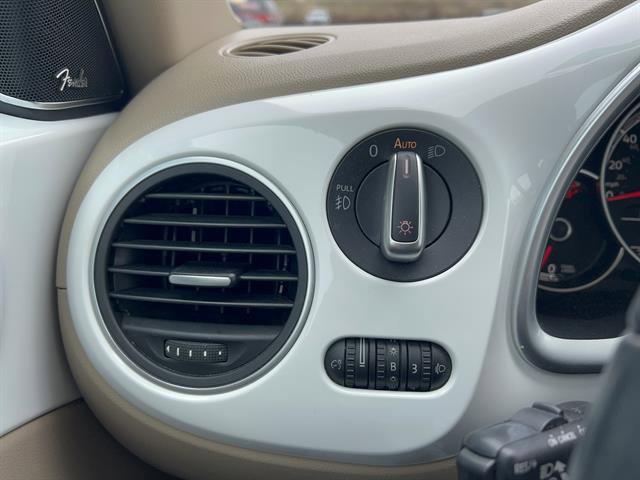 Used 2019 Volkswagen Beetle 2.0T SE w/ SE Premium Package image 23