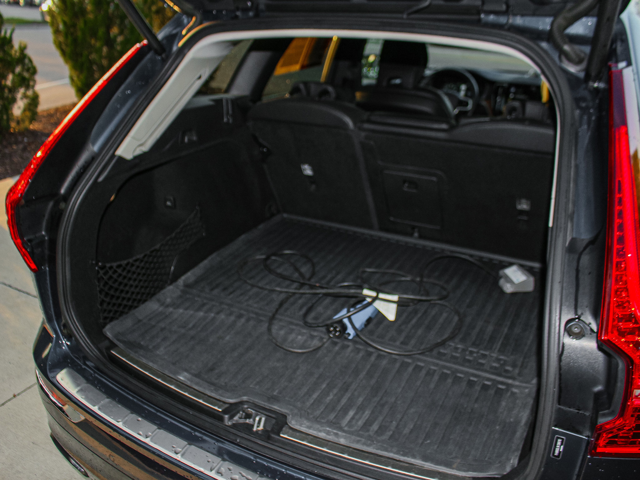 Used 2019 Volvo XC60 T8 Inscription w/ Advanced Package AWD/4WD image 32