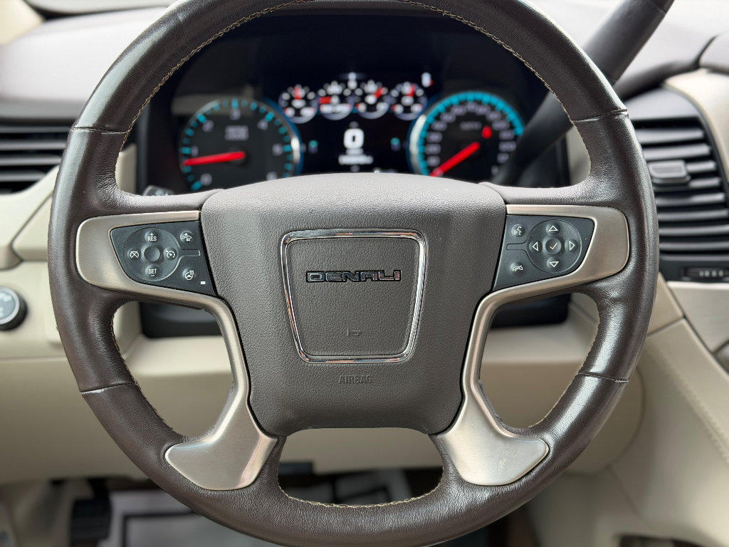 Used 2018 GMC Yukon Denali w/ Open Road Package AWD/4WD image 9