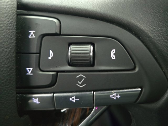 Used 2023 Cadillac Escalade Premium Luxury w/ Performance Package image 18