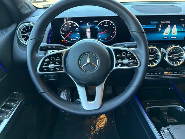 Certified 2022 Mercedes-Benz GLB 250 4MATIC image 18