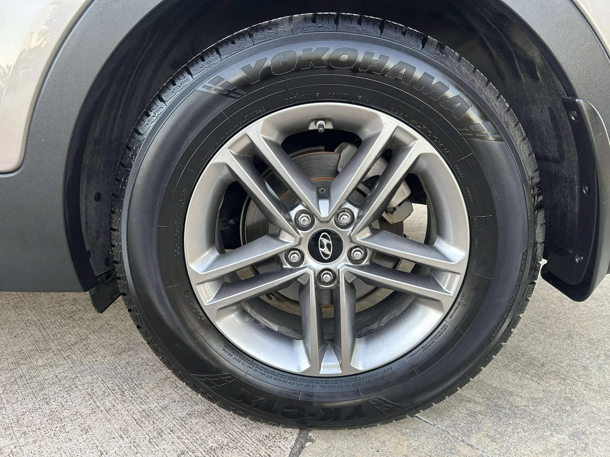 Used 2017 Hyundai Santa Fe Sport FWD image 29