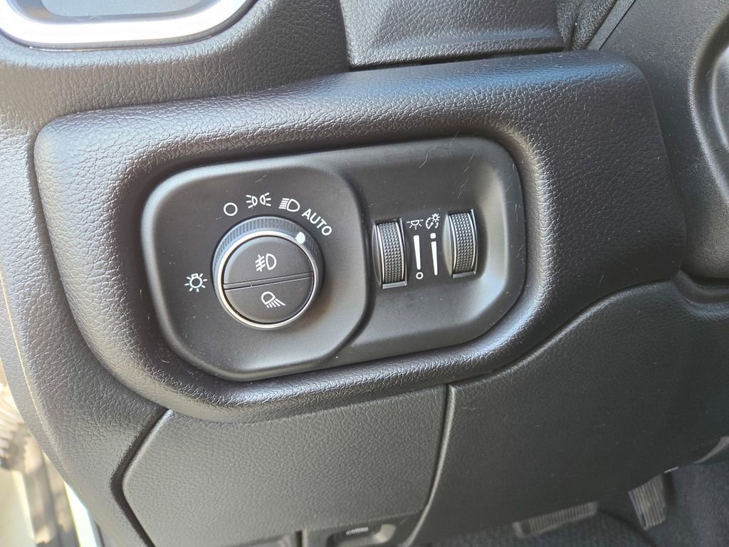 Used 2022 RAM 2500 Laramie w/ Safety Group B image 22