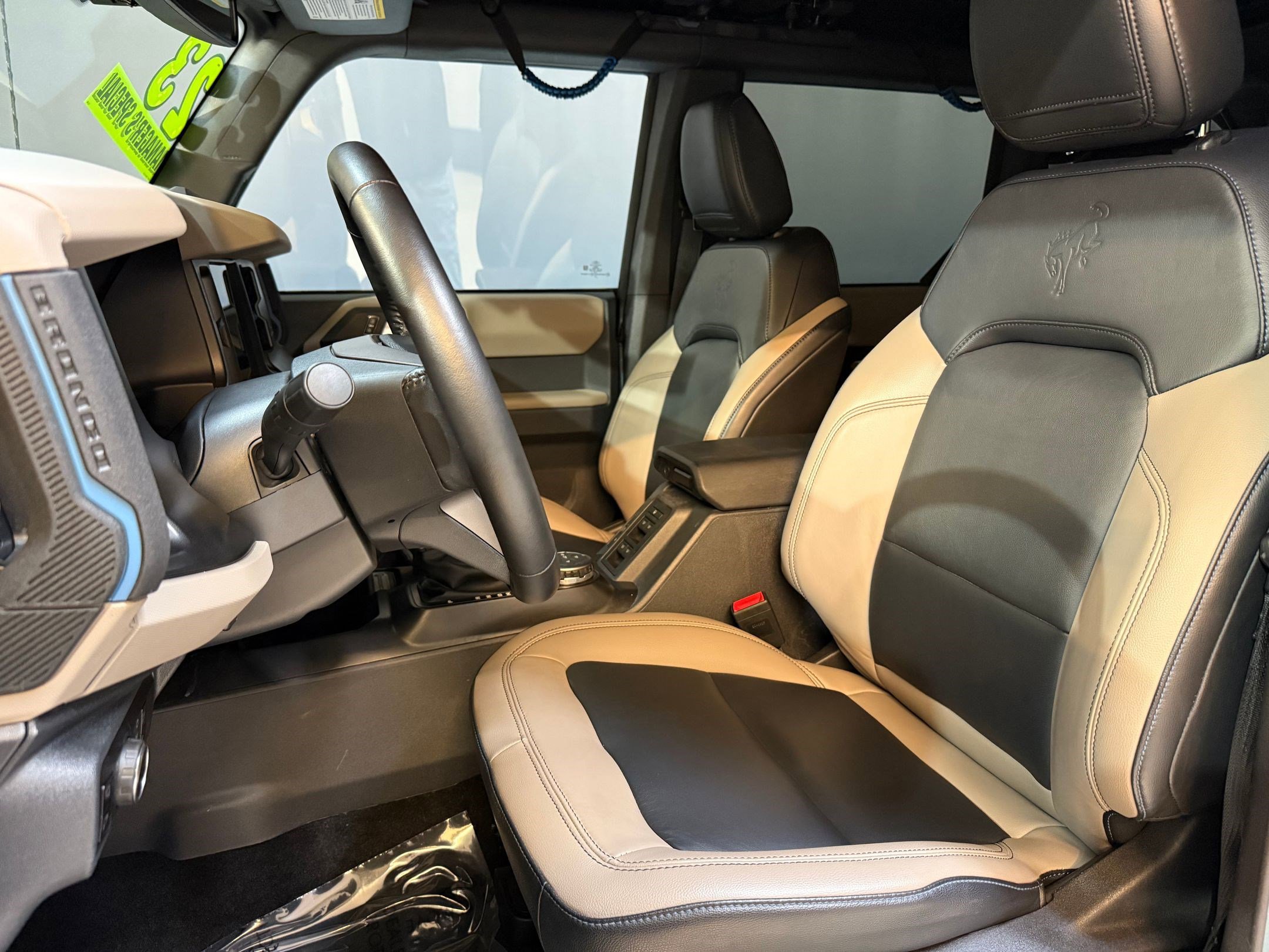 Used 2023 Ford Bronco Wildtrak image 5