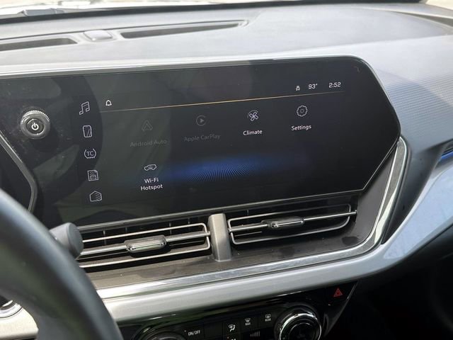 Certified 2024 Chevrolet Trax LT w/ Sunroof Package FWD image 27