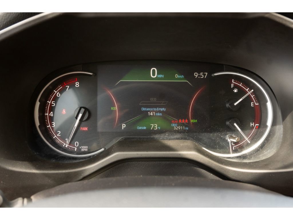 Used 2025 Toyota RAV4 XLE AWD/4WD image 21