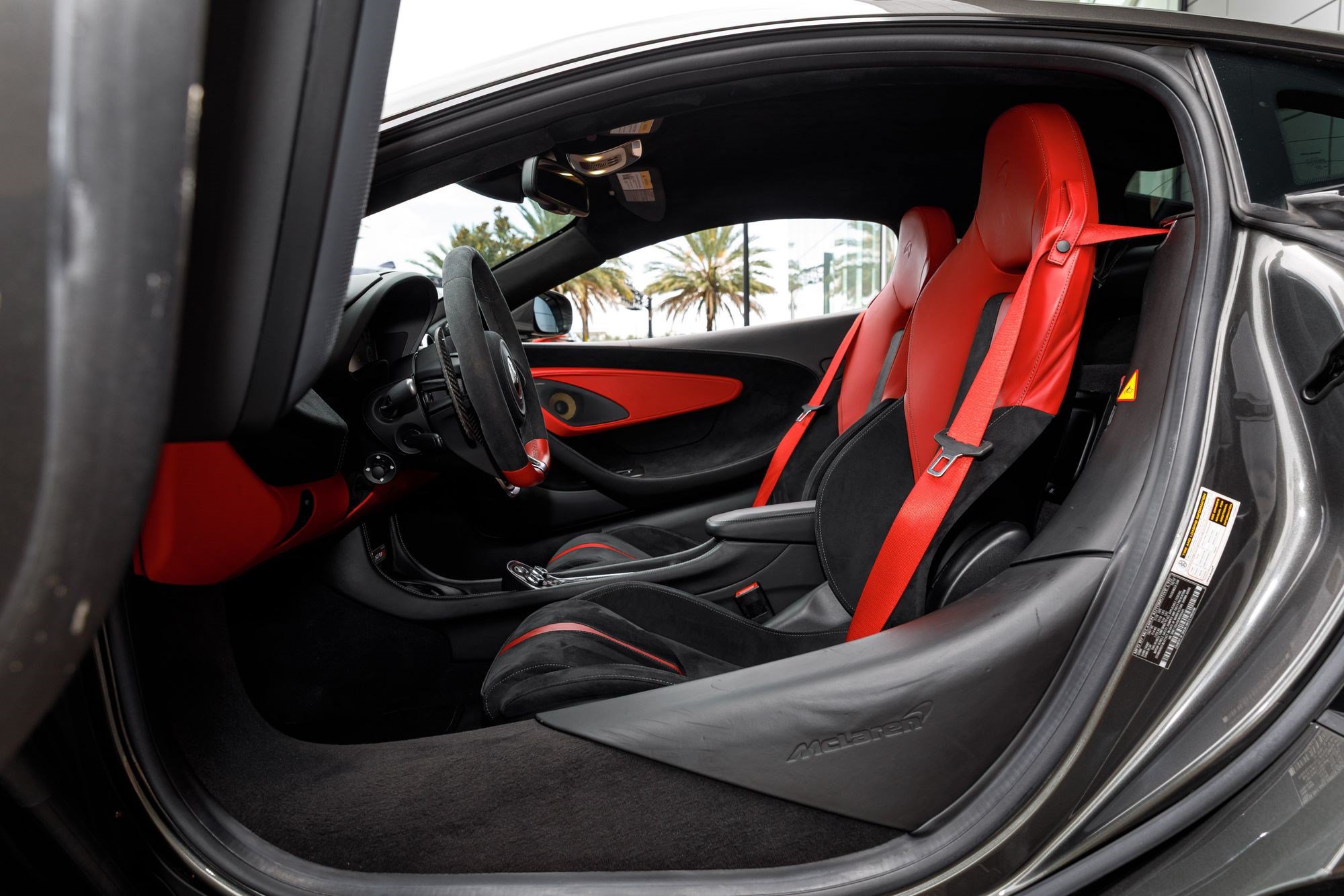 Used 2019 McLaren 570S Coupe RWD image 28