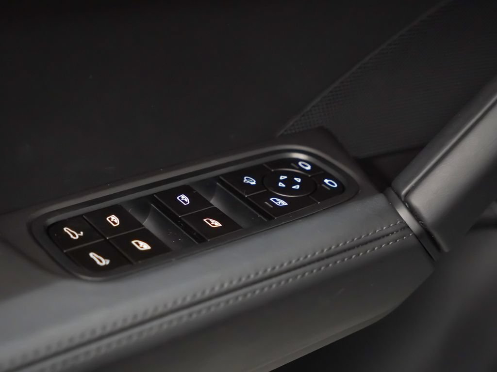 Certified 2026 Porsche Cayenne Coupe AWD/4WD image 24