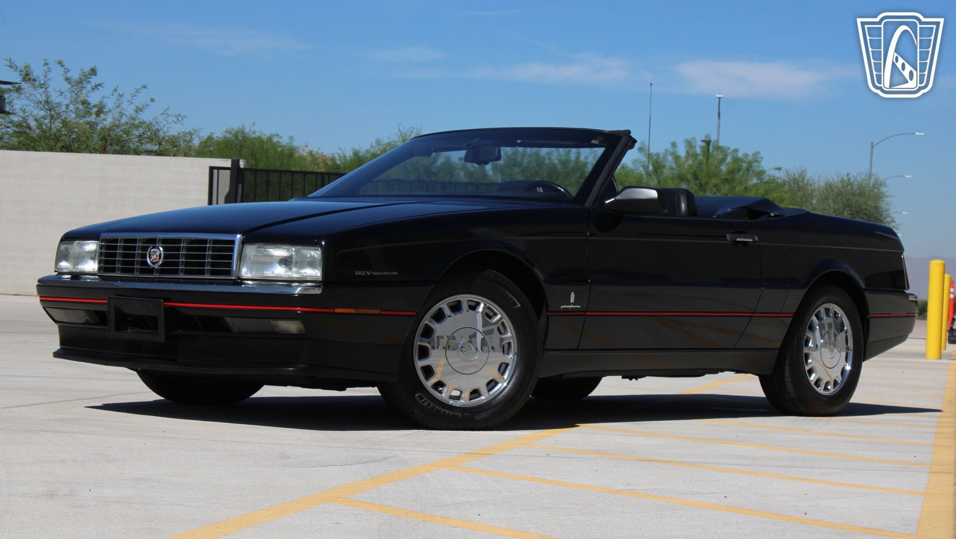 Used 1993 Cadillac Allante FWD image 3