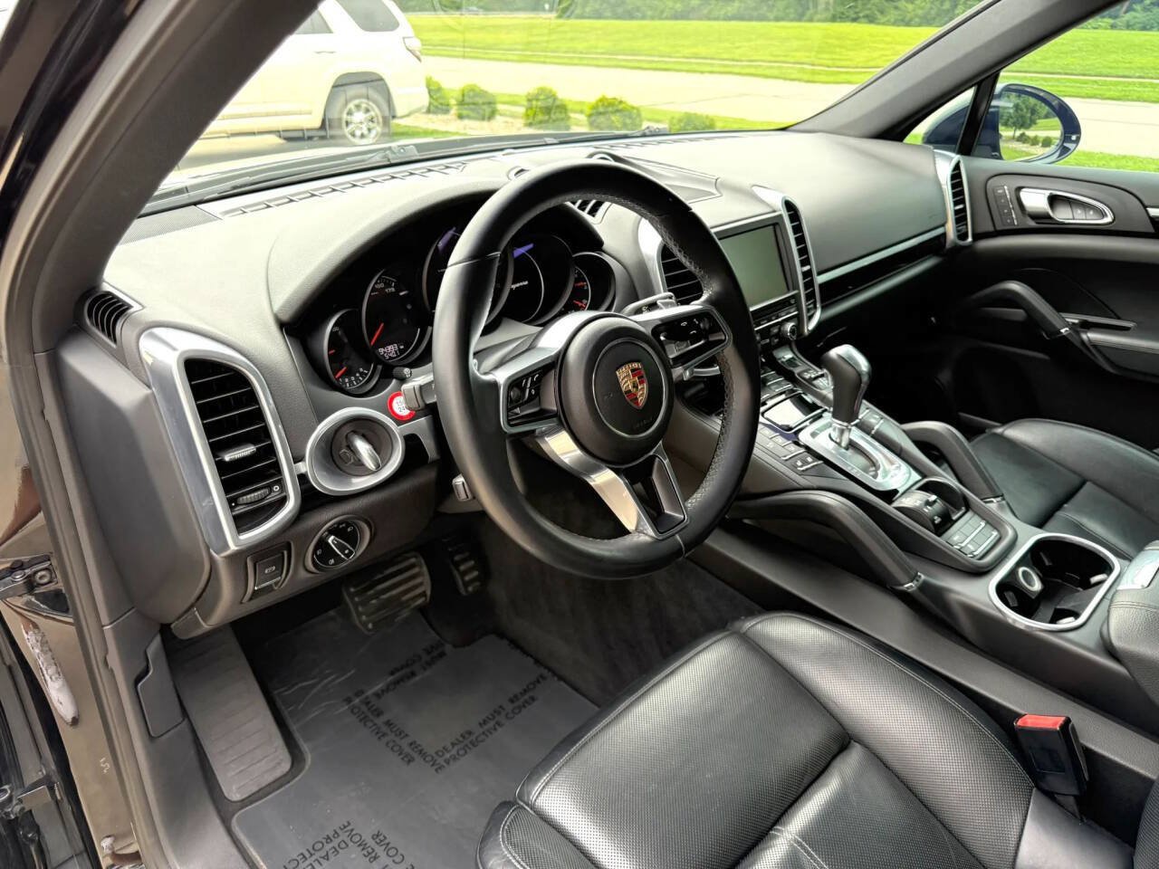 Used 2015 Porsche Cayenne Diesel w/ Premium Plus Package AWD/4WD image 11