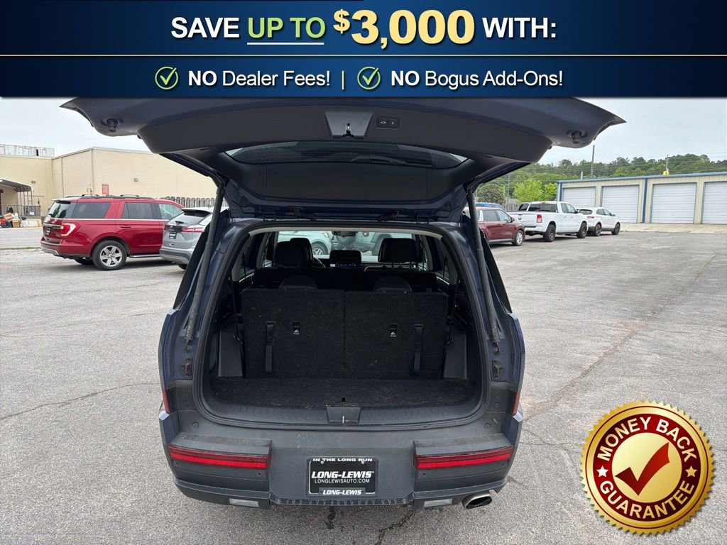 Used 2025 Hyundai Santa Fe SEL FWD image 11