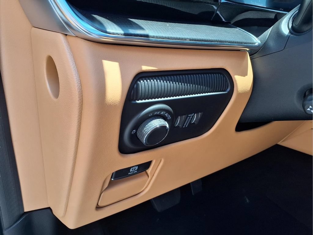 New 2026 Jeep Grand Wagoneer Summit AWD/4WD image 11
