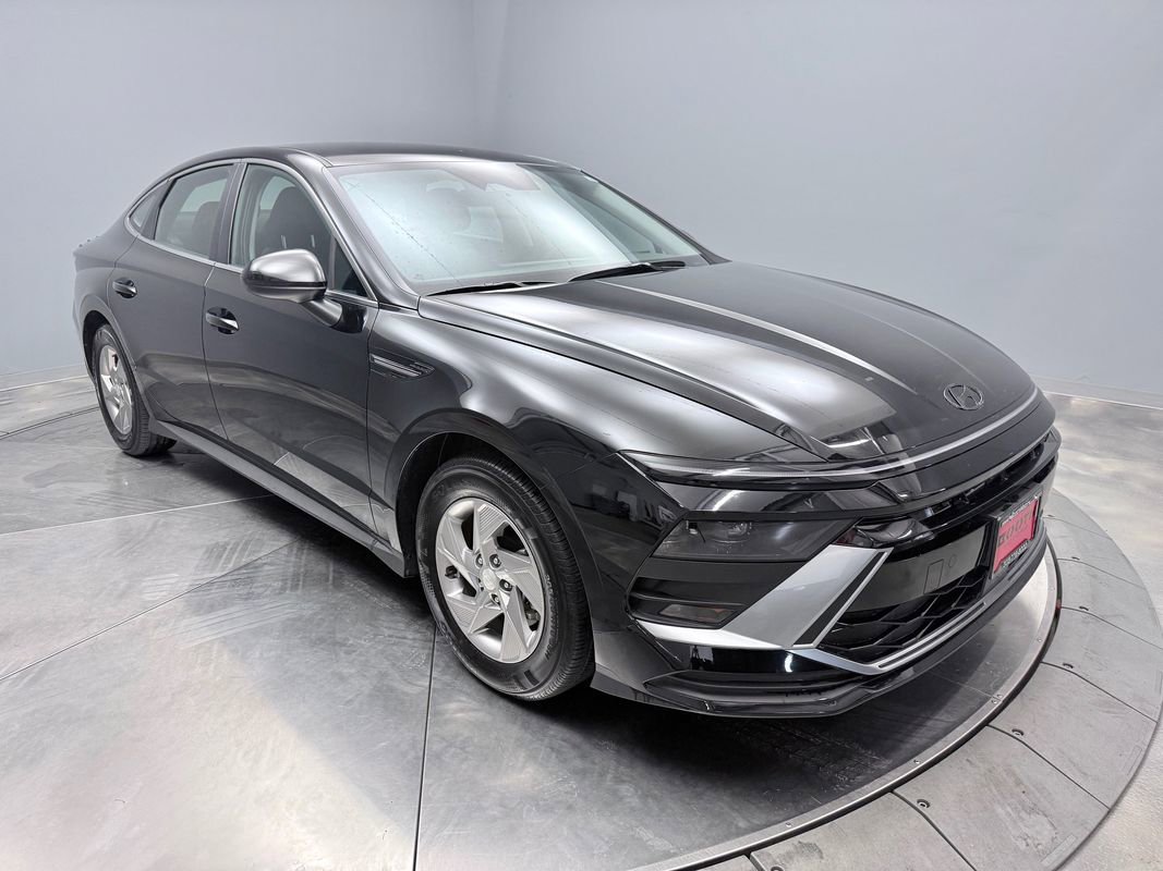 Used 2025 Hyundai Sonata SE FWD image 3