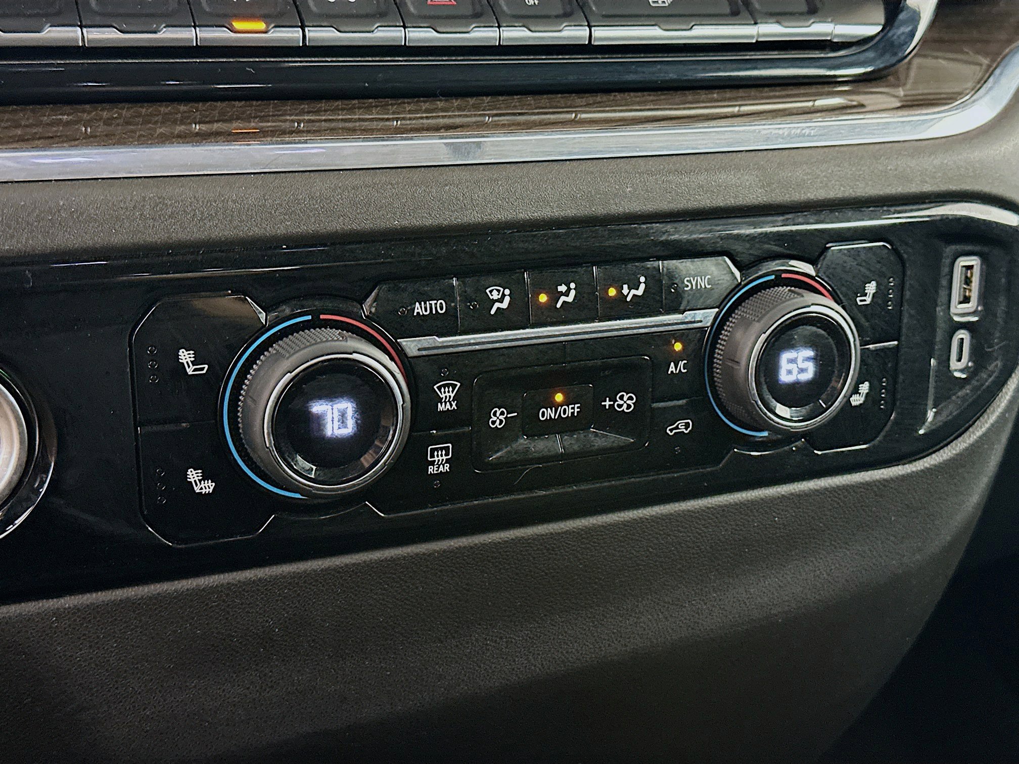 Used 2023 Chevrolet Silverado 1500 LT AWD/4WD image 24