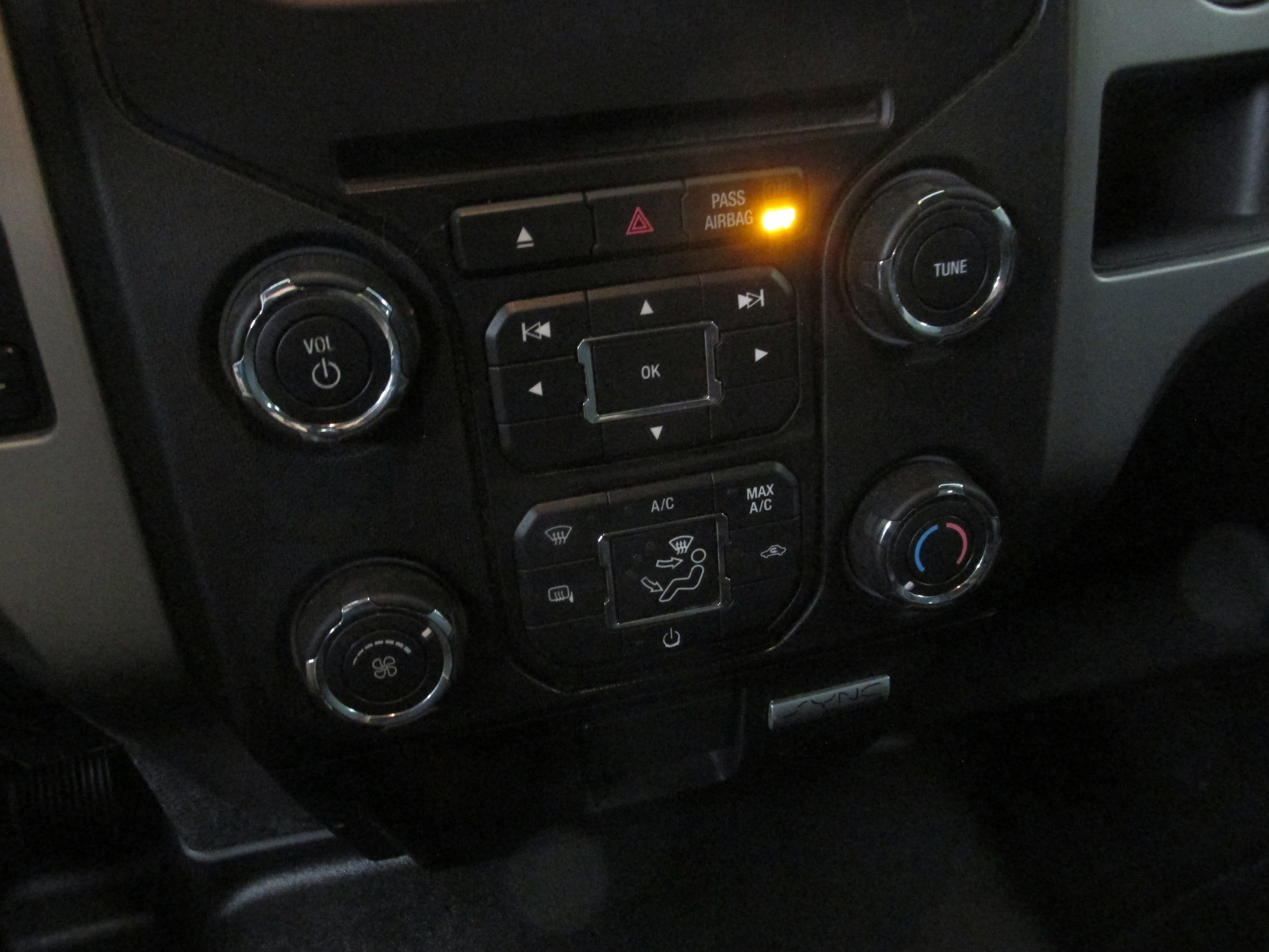 Used 2013 Ford F150 XLT w/ Mid Equipment Group AWD/4WD image 33