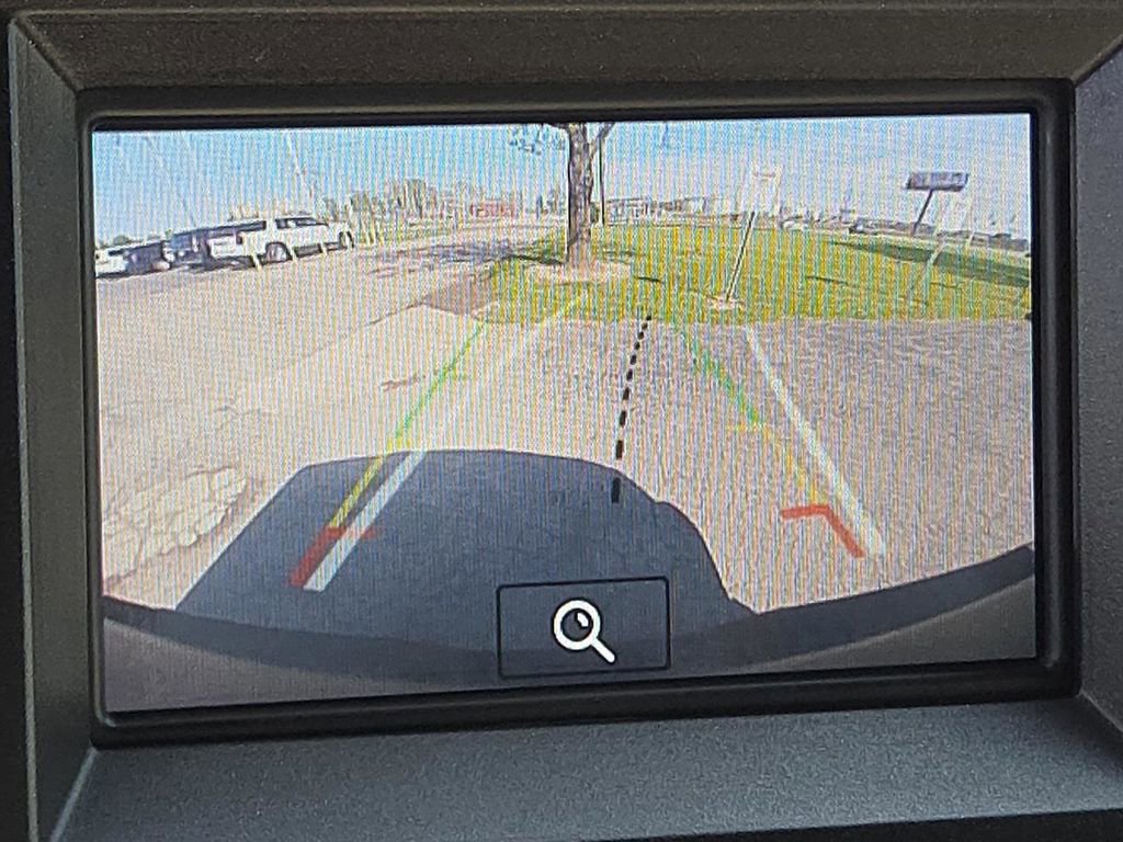 Used 2022 Ford F250 XL w/ Power Equipment Group AWD/4WD image 4