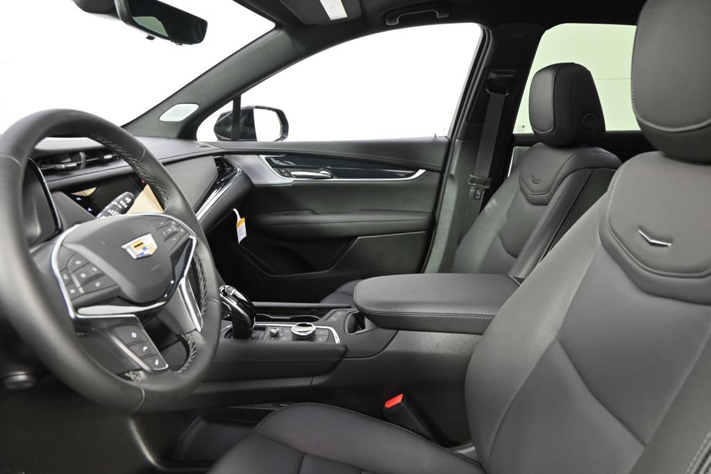 New 2025 Cadillac XT5 Premium Luxury w/ Technology Package AWD/4WD image 13