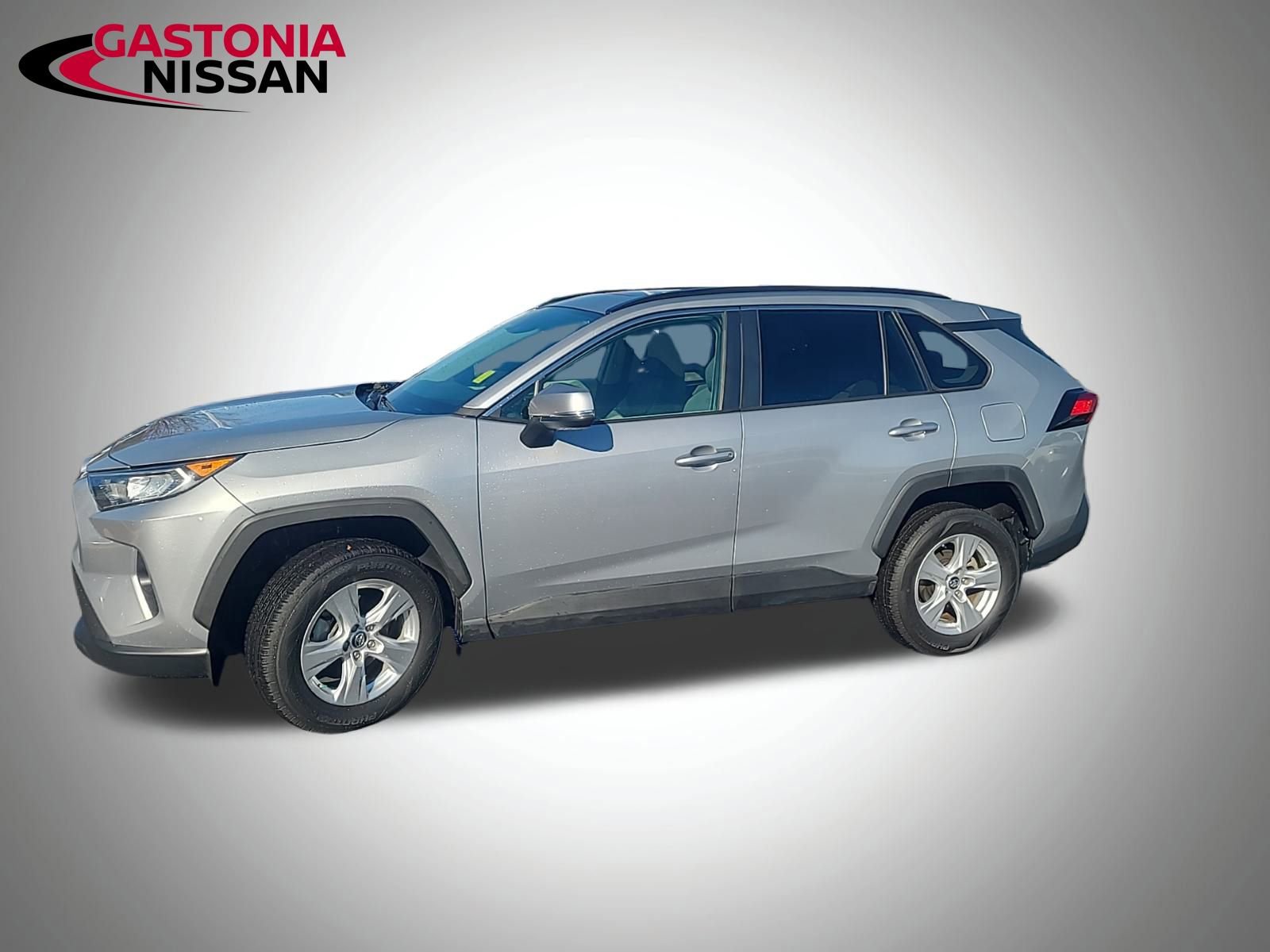 Used 2019 Toyota RAV4 XLE w/ Phone Cable & Charge Package image 7