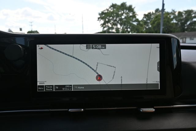 Used 2022 Kia Carnival EX FWD image 45