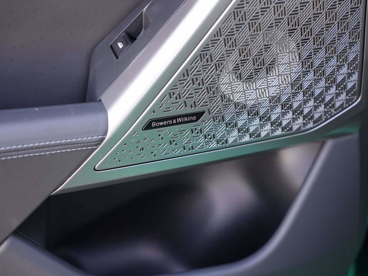 Used 2025 BMW M5 w/ Carbon Package image 13