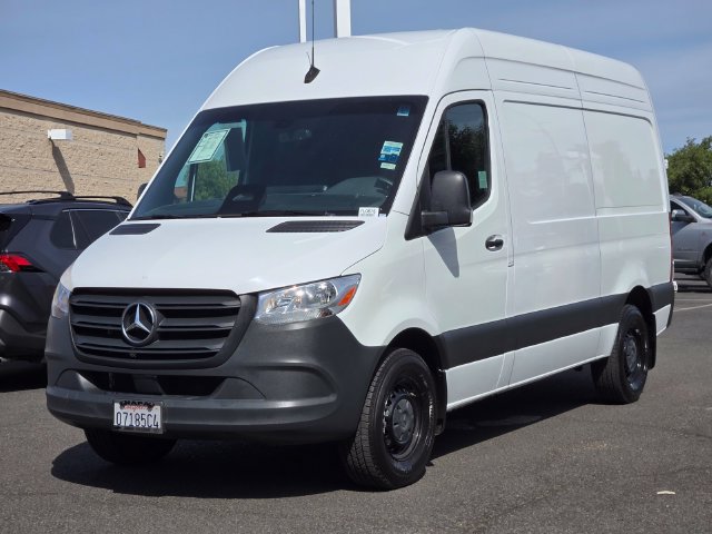 Used 2025 Mercedes-Benz Sprinter 2500 image 9