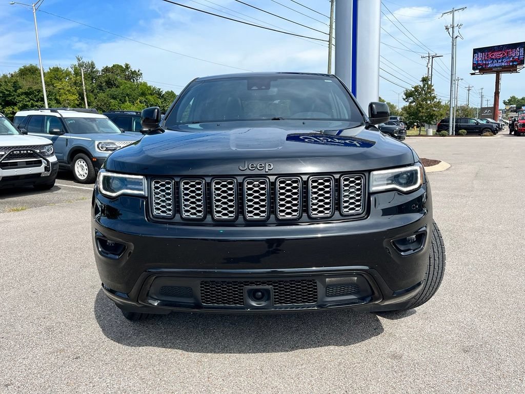 Used 2022 Jeep Grand Cherokee Laredo X AWD/4WD image 2