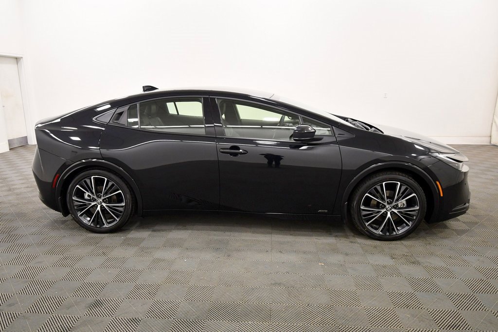Used 2024 Toyota Prius XLE image 9