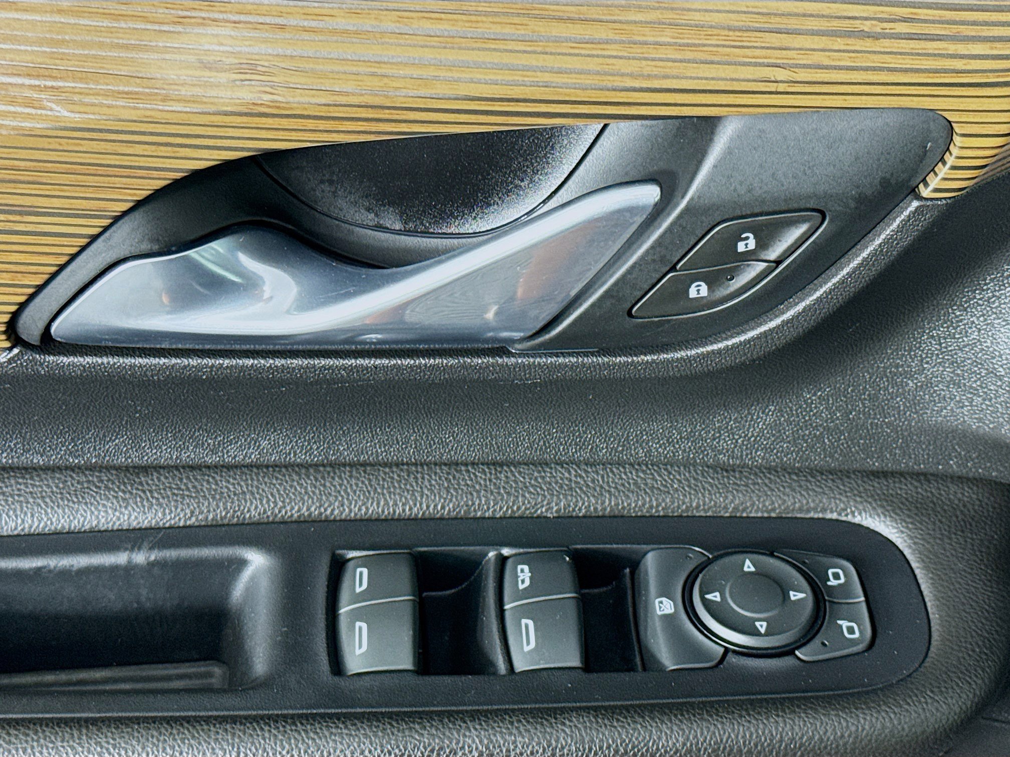 Used 2020 GMC Terrain SLE w/ Driver Convenience Package image 40