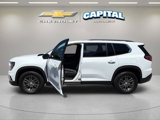 Used 2025 GMC Acadia Elevation FWD image 9