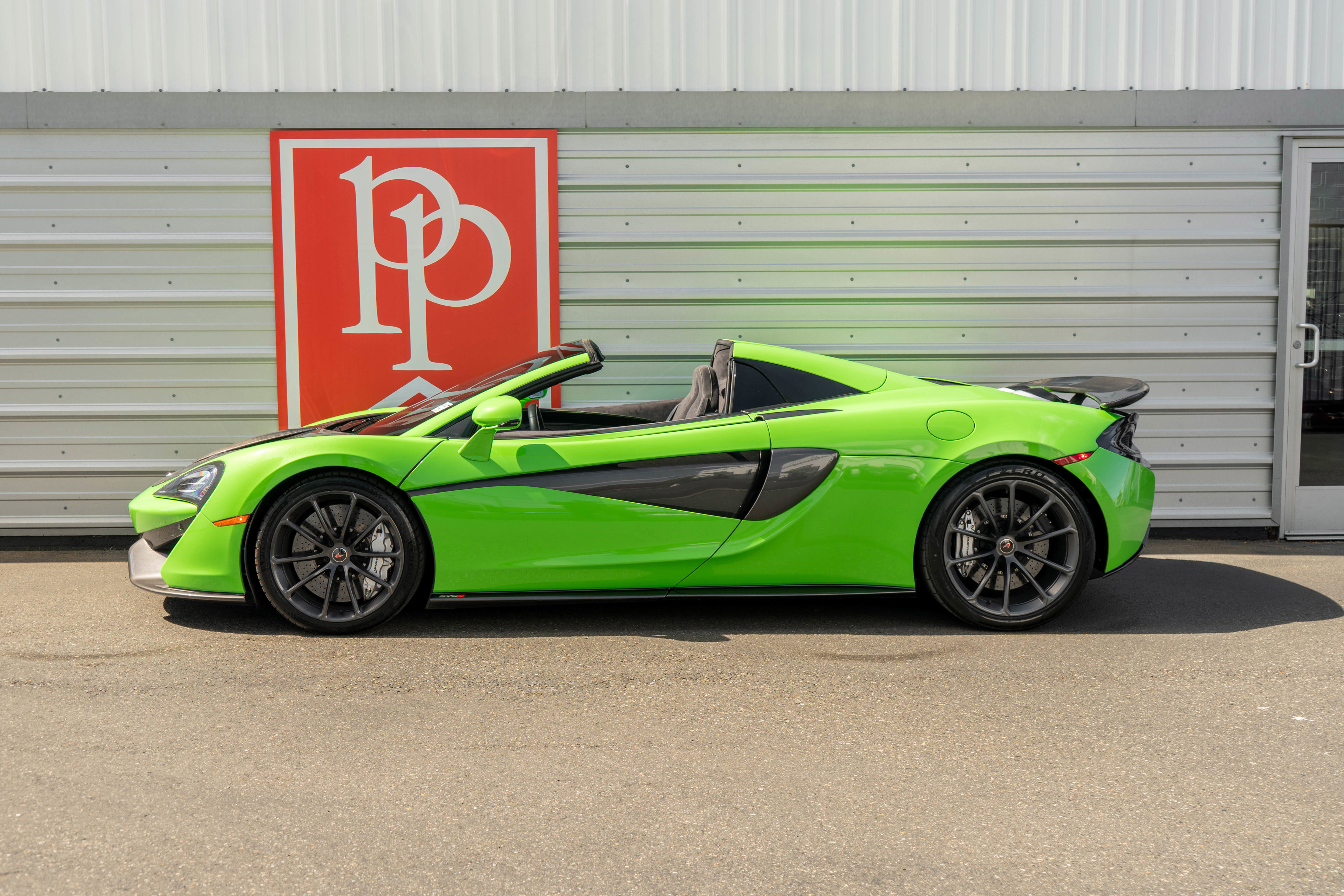 Used 2018 McLaren 570S Spider RWD image 27