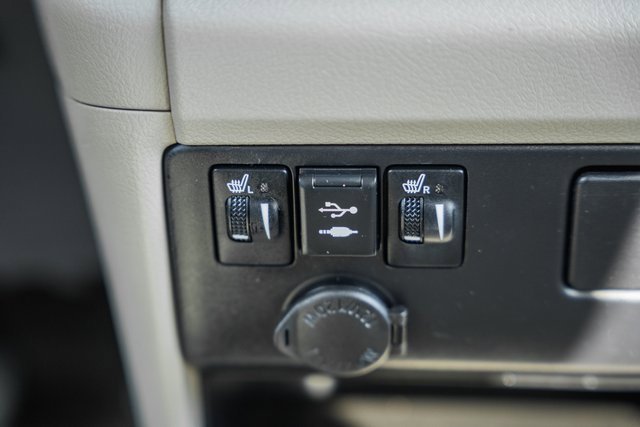 Used 2020 Toyota Sienna XLE image 25