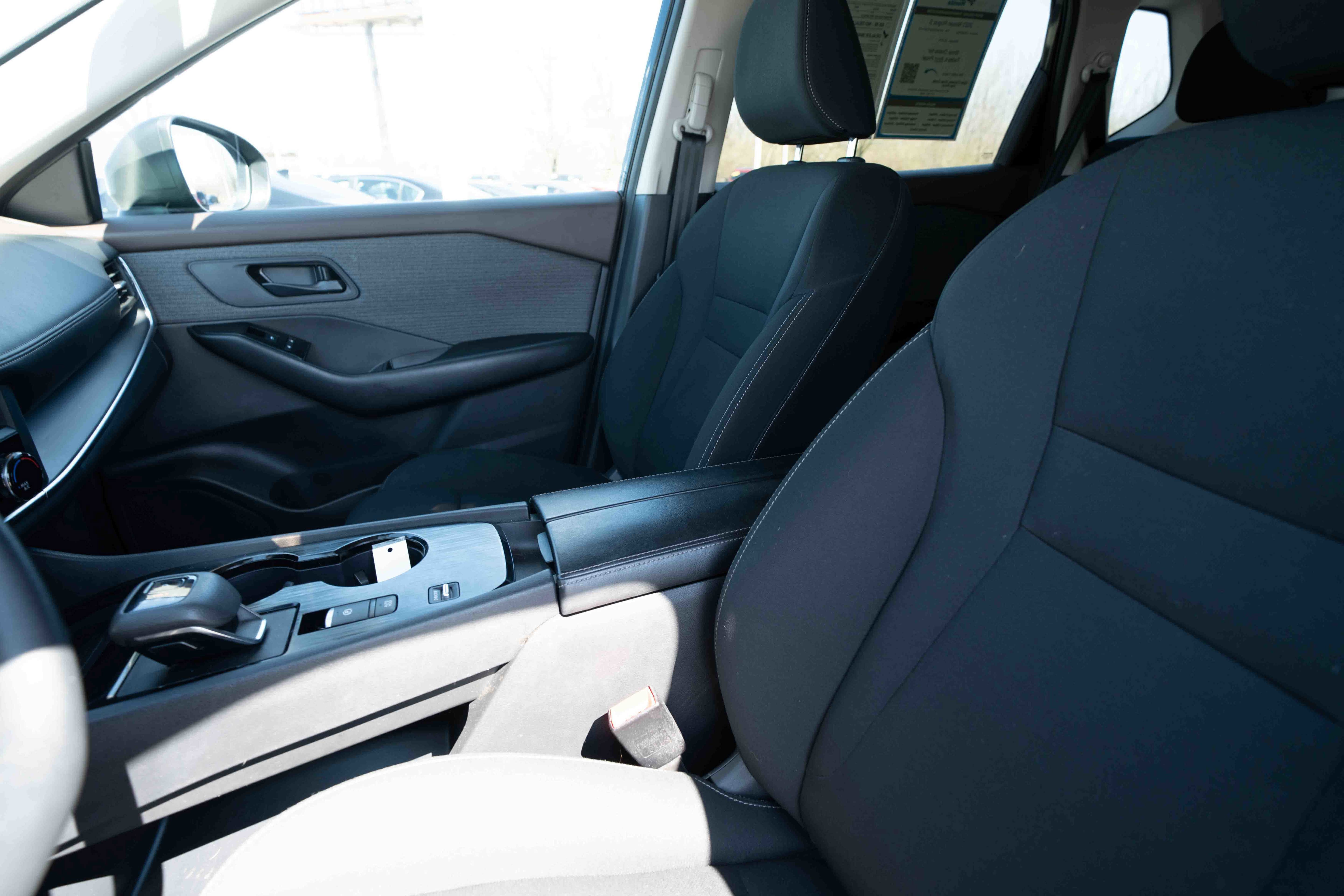 Used 2023 Nissan Rogue S FWD image 10