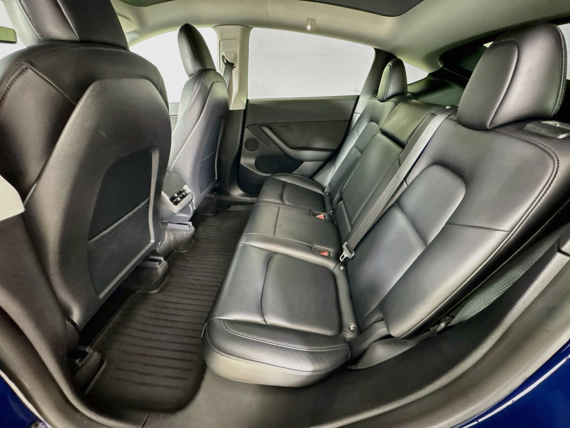 Used 2021 Tesla Model Y Long Range AWD/4WD image 24