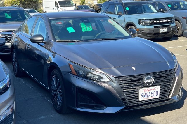 Used 2026 Nissan Altima 2.5 SV FWD image 2