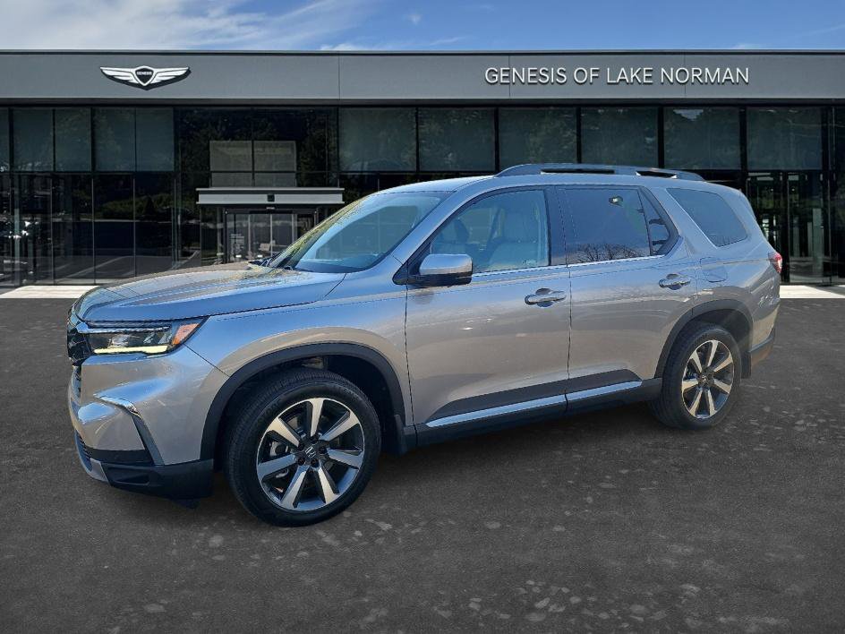 Used 2025 Honda Pilot Elite